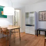 Park 1 - Lovely 1-bdr Close To Metro *