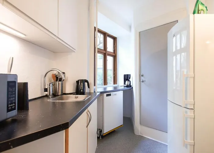 Park 1 - Lovely 1-bdr Close To Metro Apartman *