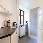 Park 1 - Lovely 1-bdr Close To Metro Apartment *