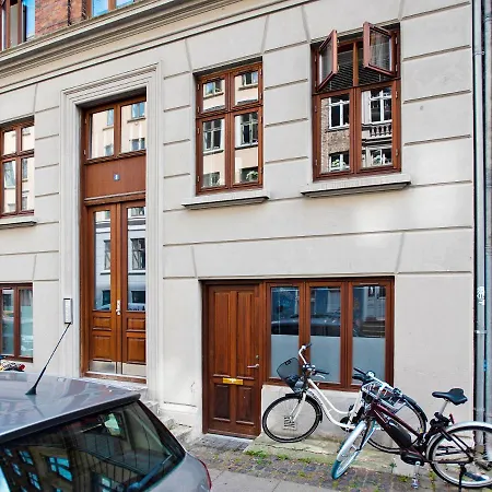 Park 1 - Lovely 1-bdr Close To Metro Apartment Copenhagen